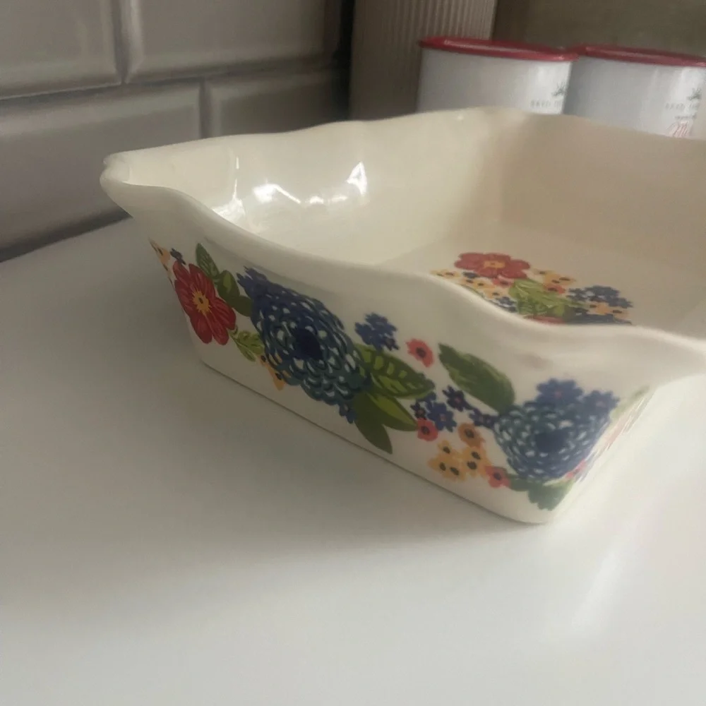 Pioneer woman floral ruffled edge baking dish